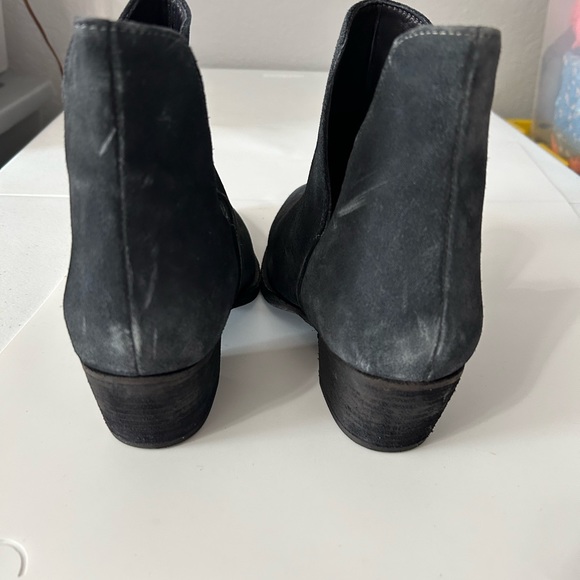 Free People Charm Double V Gray Suede Ankle Boots Booties NWOB Size 9 - Picture 9 of 10